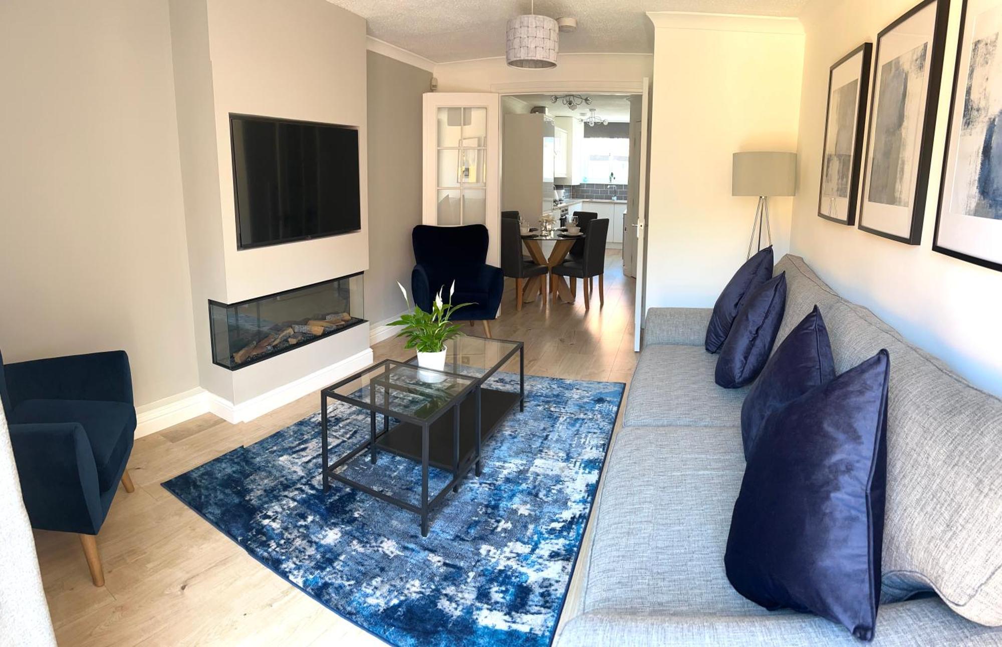 3 Bedroom - 2 Bathroom Townhouse In Corstorphine Near Murrayfield Stadium - Direct Bus To Edinburgh City Centre In 20 Minutes - Two Private Parking Spaces - Private Sunny Garden - Recently Refurbished Экстерьер фото