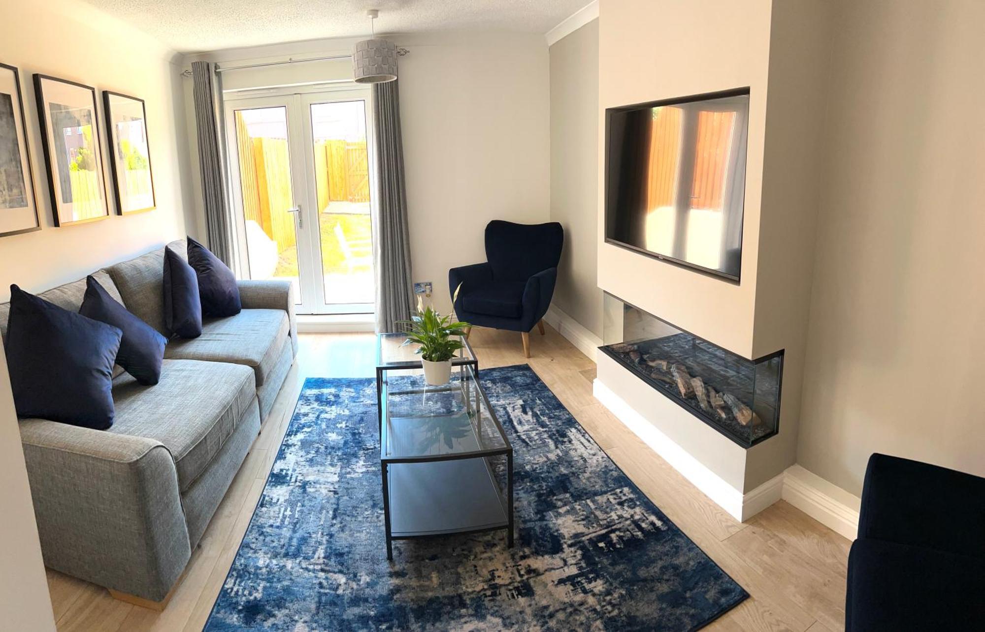 3 Bedroom - 2 Bathroom Townhouse In Corstorphine Near Murrayfield Stadium - Direct Bus To Edinburgh City Centre In 20 Minutes - Two Private Parking Spaces - Private Sunny Garden - Recently Refurbished Экстерьер фото
